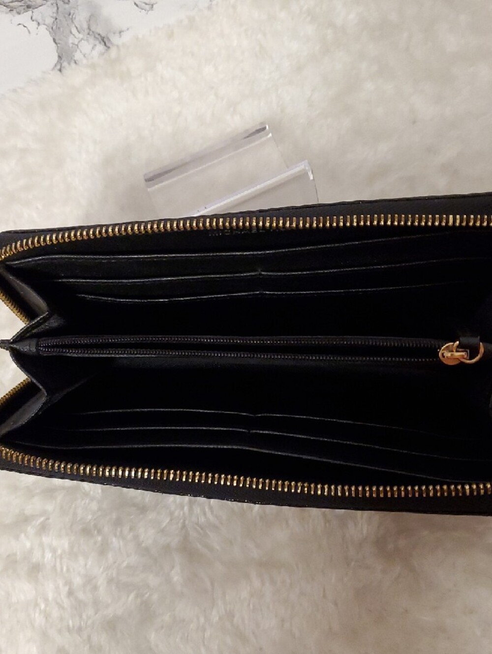 Michael Kors Black Patent Python Embossed Wallet with Gold Plaque EUC - Picture 7 of 9